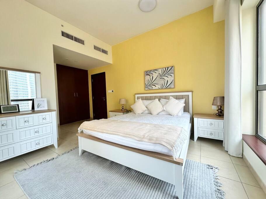 Sun, Sand, And Fun - King Bed, Sofa Bed! Sleeps 4 Apartment Dubai Exterior photo