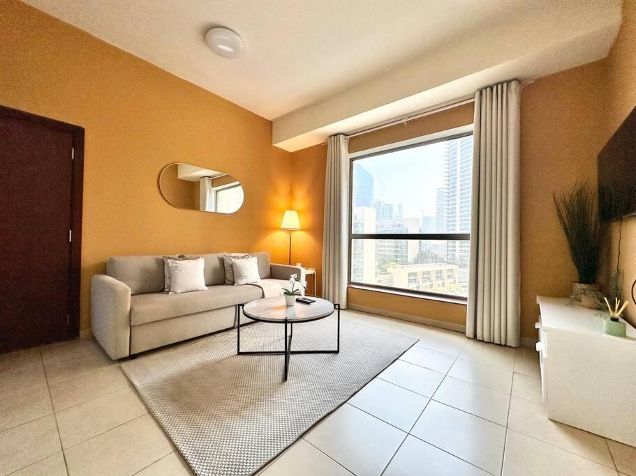 Sun, Sand, And Fun - King Bed, Sofa Bed! Sleeps 4 Apartment Dubai Exterior photo